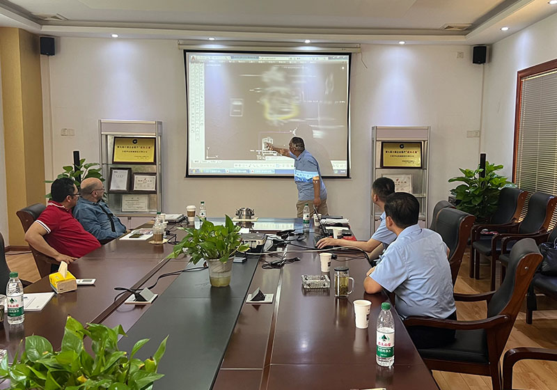 墨西哥客戶到訪合肥華運(yùn)機(jī)械有限公司